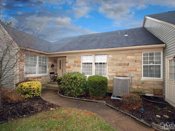 15 Daniel Webster Ave, Monroe Township, NJ 08831