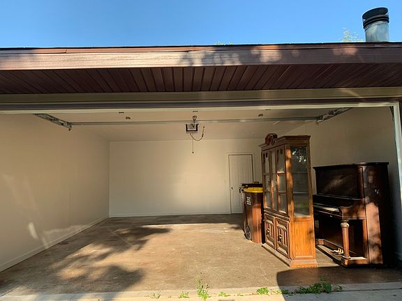 Garage-Finished