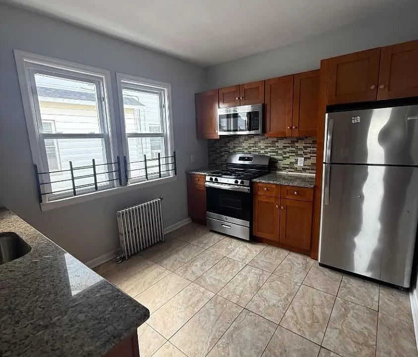 117 Grove St #2