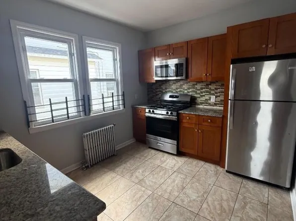 117 Grove St Floor 2, Bloomfield, NJ 07003