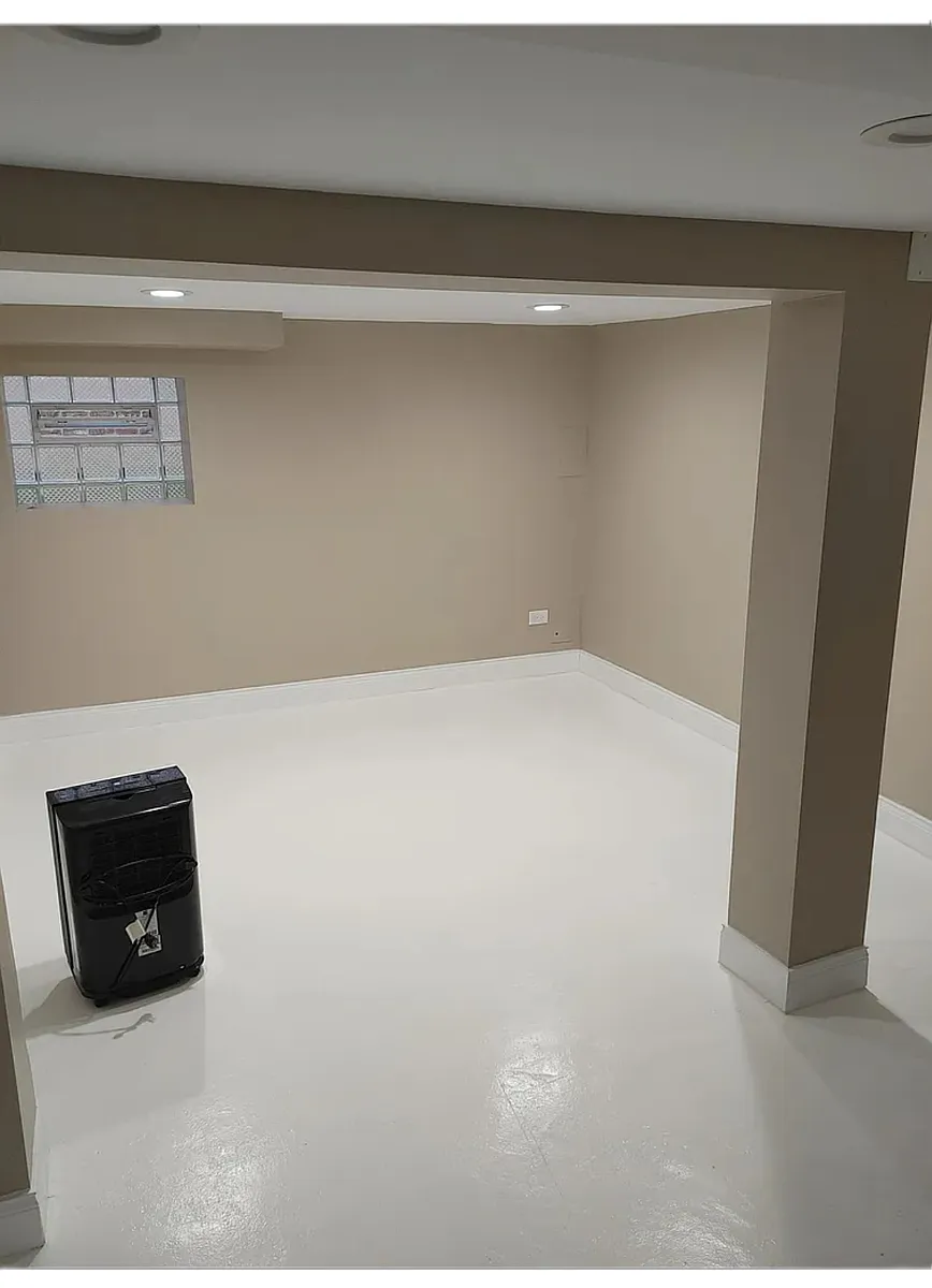 Building Photo - 1729 N Melvina Ave #BASEMENT