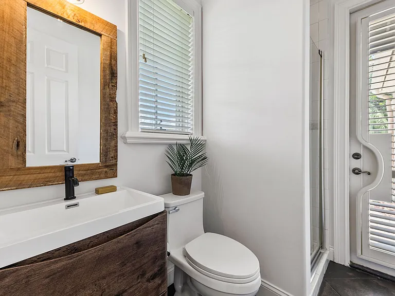 102 Acadia Ter — Photo 14