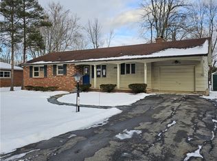 21 Stahl Rd, Getzville, NY 14068