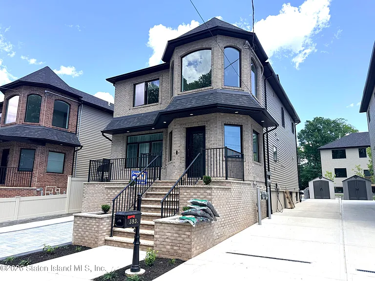 393 Philip Ave #2 — Photo 7