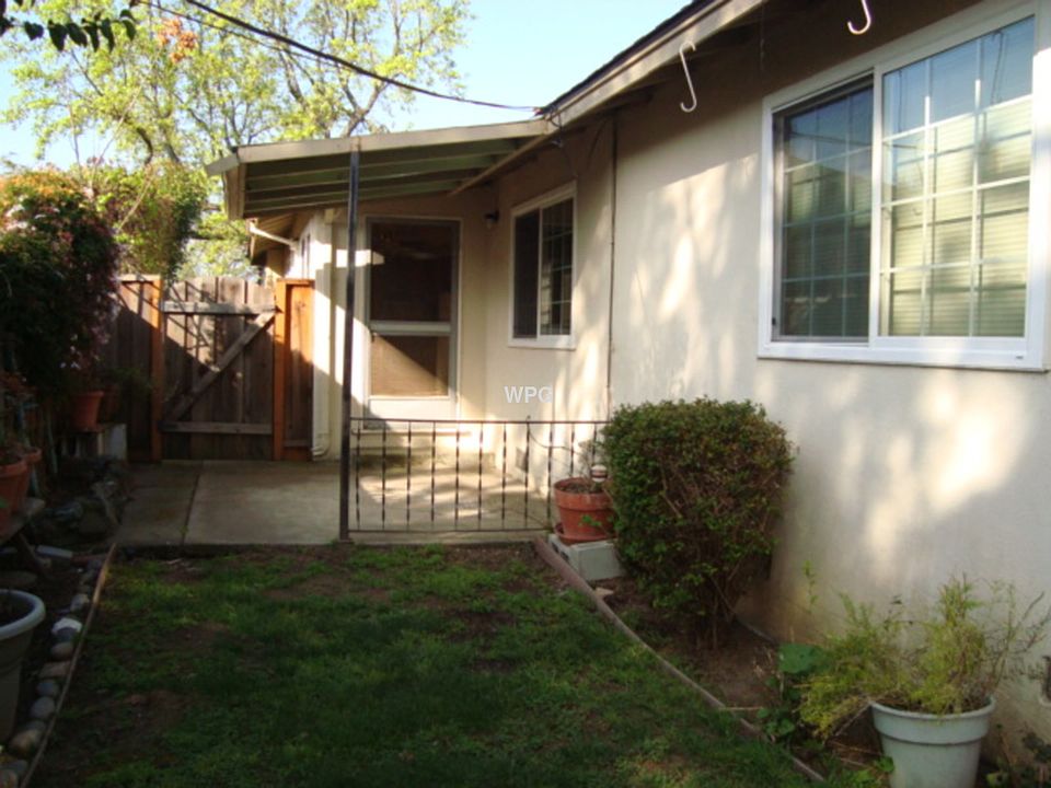 1st image of 1392 Darryl Dr