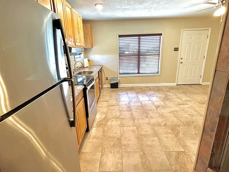 1358 Piper Way — Photo 5