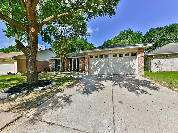 4th image of 20074 Crazy Horse Circle Dr