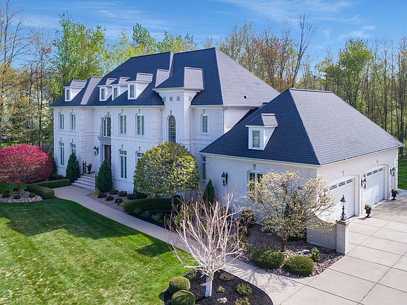 3rd image of 6525 Belle Way