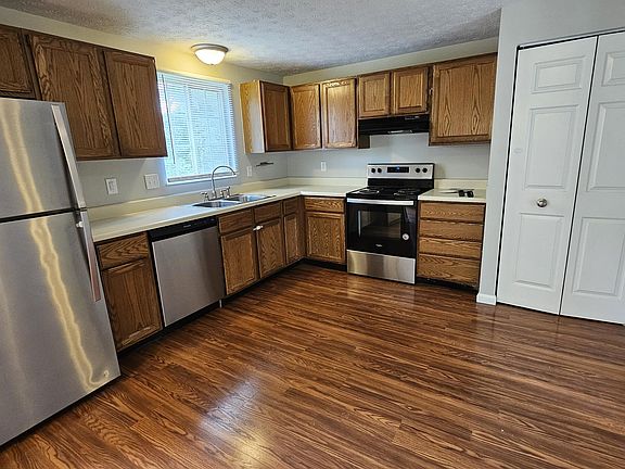 5th image of 1662 Asher Ct
