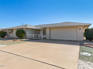 9405 W Glen Oaks Cir, Sun City, AZ 85351