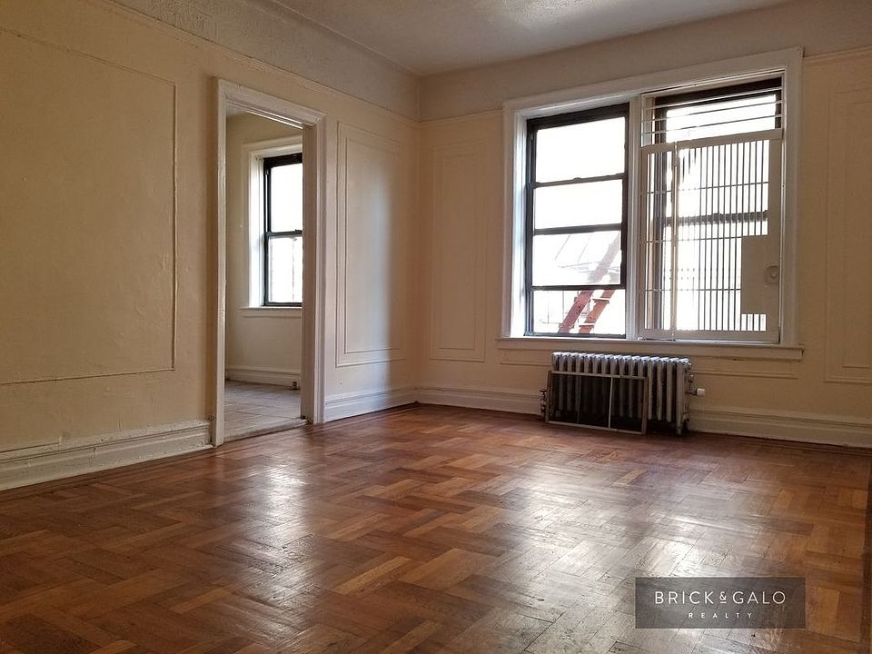 1st image of 2110 Westbury Ct APT 4H