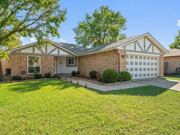 2541 Seven Hills Dr, Grand Prairie, TX 75052