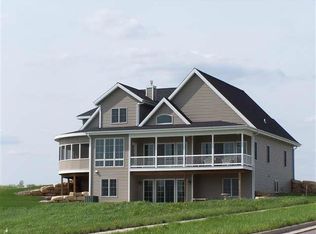 1560 20th St, Baraboo, WI 53913