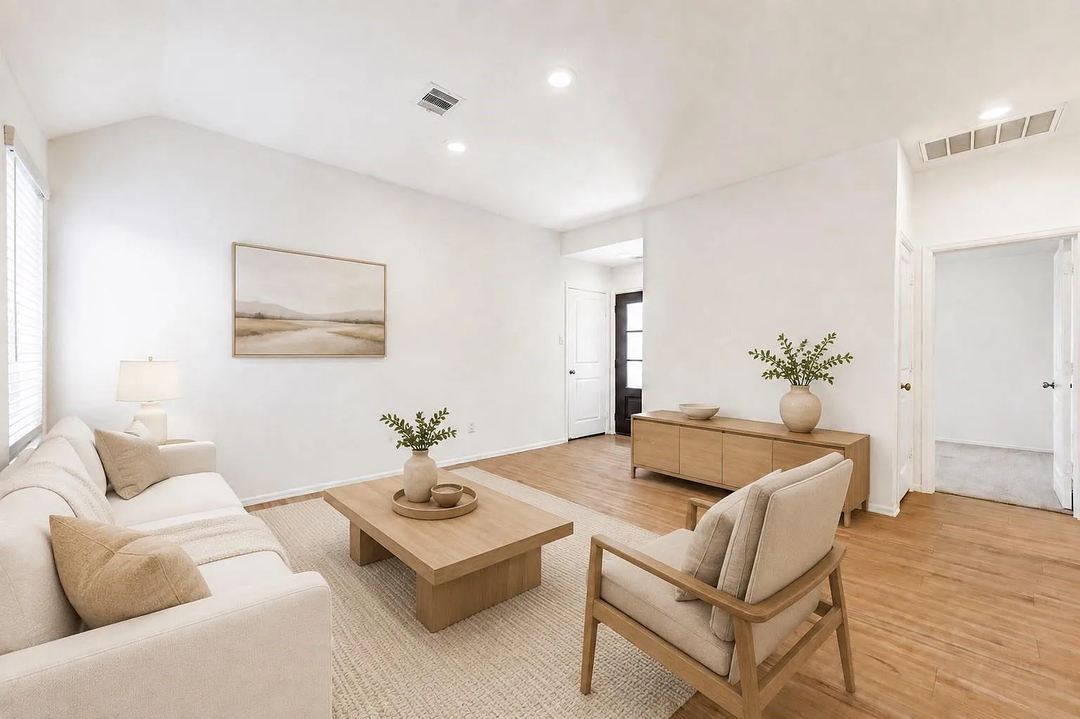 3 bed, 2.0 bath, 1240 sqft, $1,745 — Photo 2