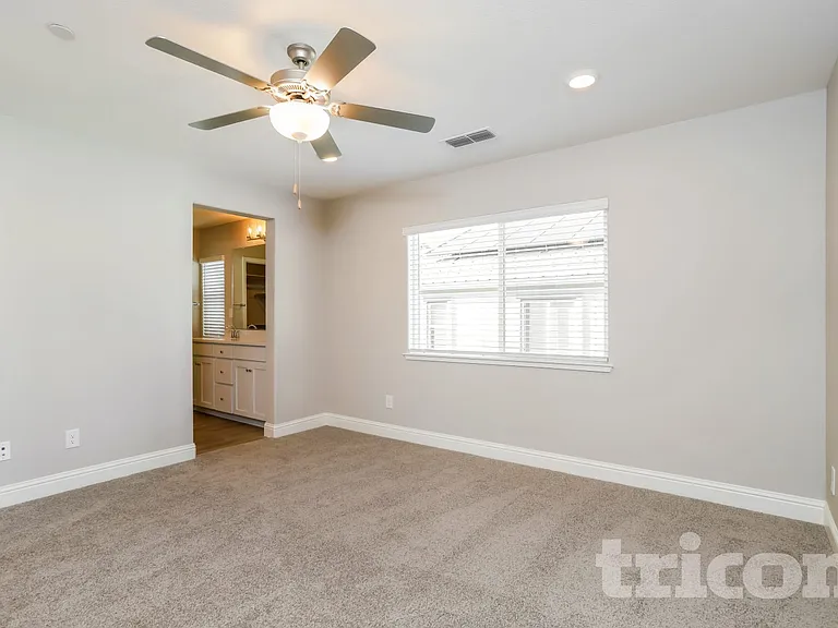1262 Victorian St — Photo 6