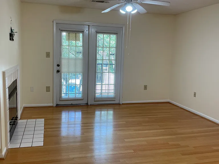 3655 Habersham Rd NE #B-250 — Photo 3