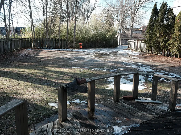1055 Richmond St — Photo 14