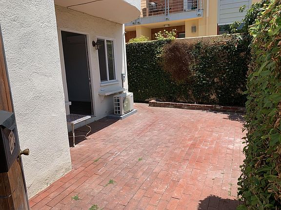 3rd image of 1249 18th St #C