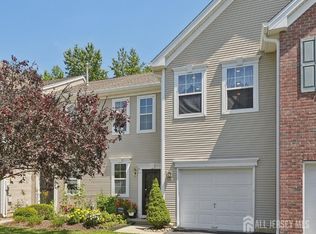 7 Leeds Ct, Princeton Junction, NJ 08550