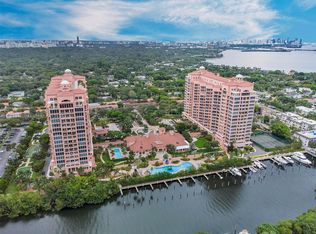 60 Edgewater Dr #PENTHOUSE 2D, Coral Gables, FL 33133