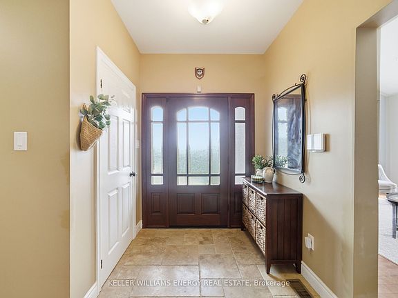 4th image of 332 Carnegie Beach Rd