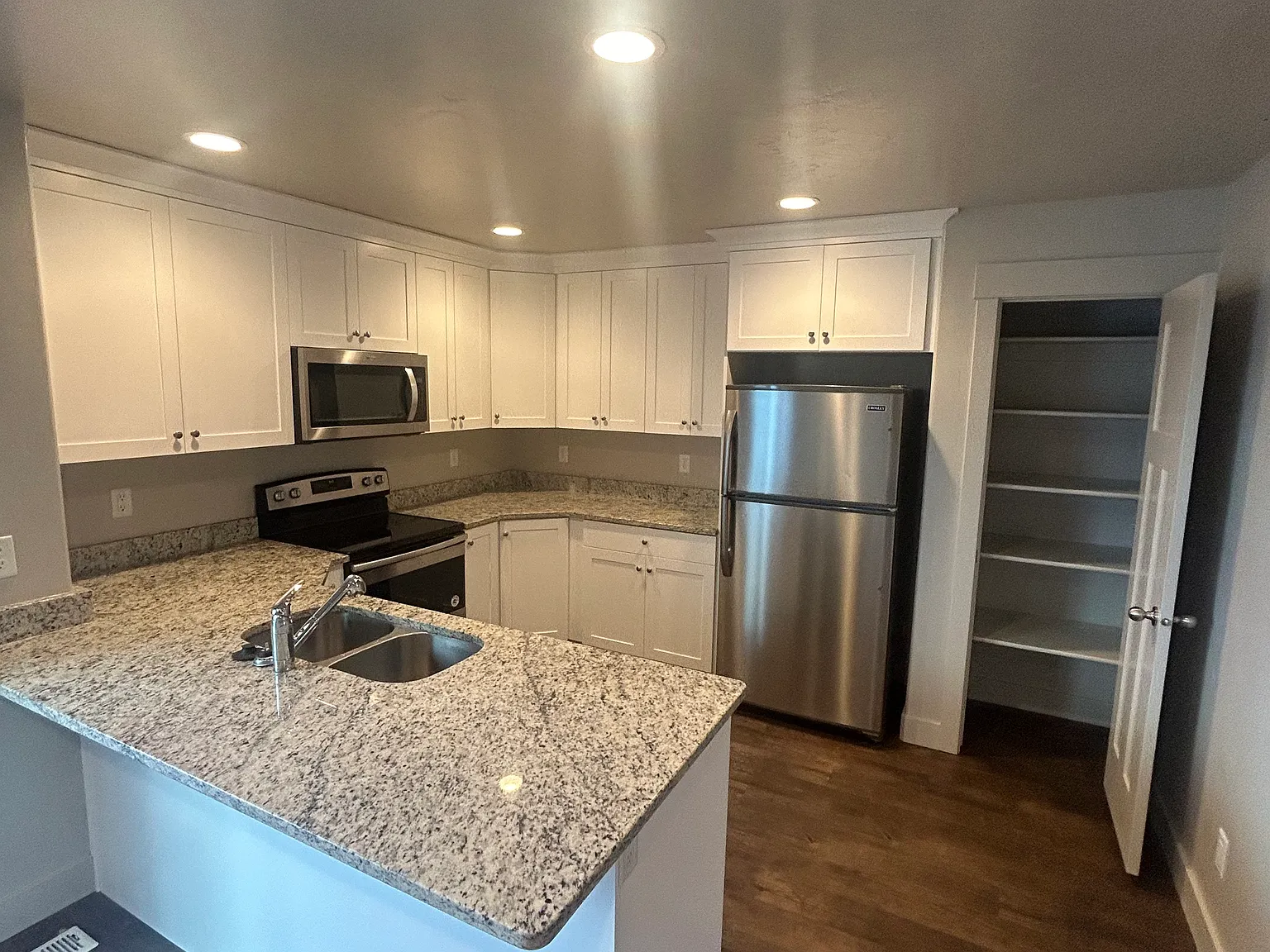 3 bed, 2.5 bath, 1650 sqft, $1,750 — Photo 3