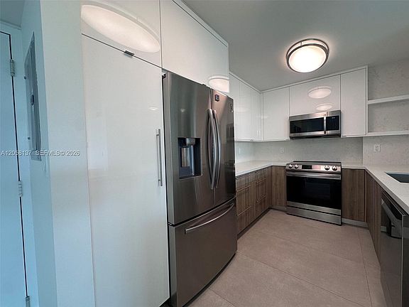 4th image of 100 Bayview Dr APT 317