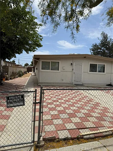 124 W Lancaster Blvd Photo 1