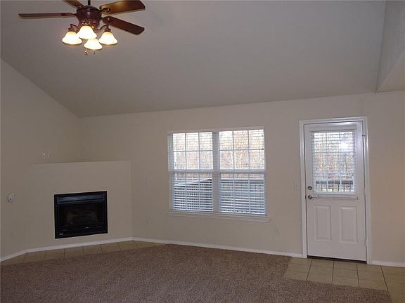 5th image of 69 Northampton Dr