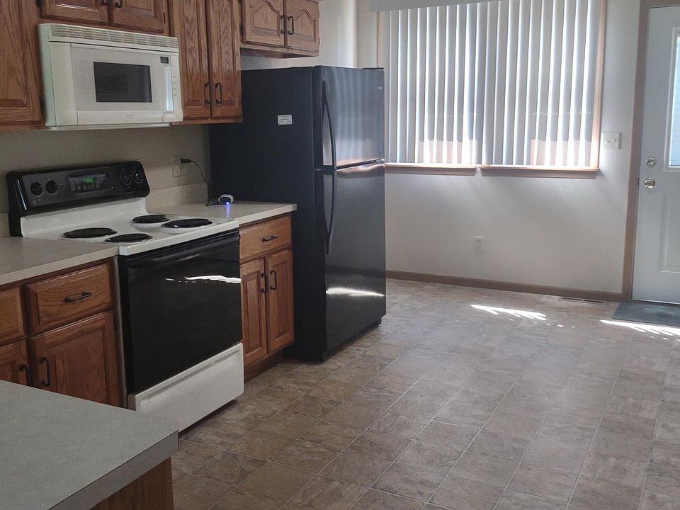 1st image of 114 E Market St