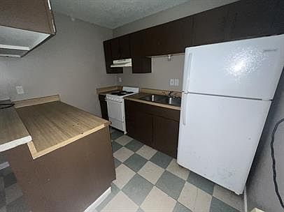 4th image of 118 N Marigny Cir APT D