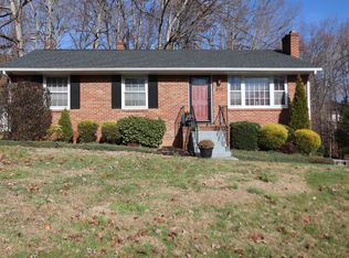 810 Hartsook Blvd SE, Roanoke, VA 24014