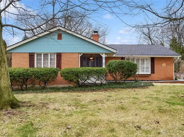 1329 Far Hills Ave, Oakwood, OH 45419