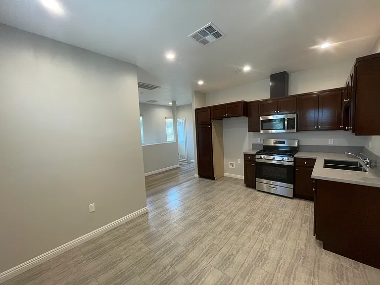 7604 Perry Rd #D — Photo 3