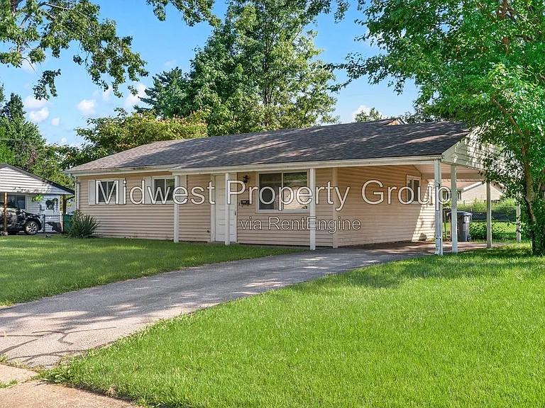 690 Central Pkwy — Photo 21