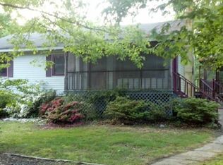 2392 Lewis B Puller Mem Hwy, Saluda, VA 23149