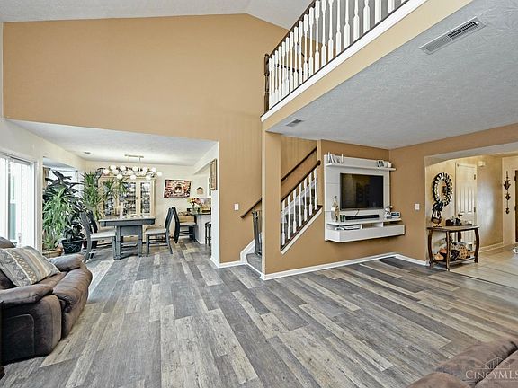 5th image of 5919 Amanda Ct