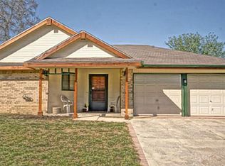 415 Kalmia Dr, Arlington, TX 76018