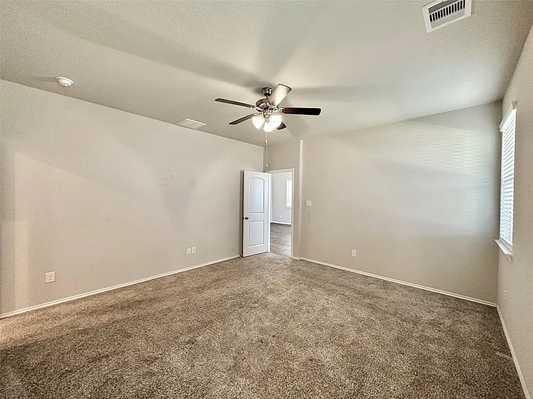 5410 Pembrokeshire Cir — Photo 12