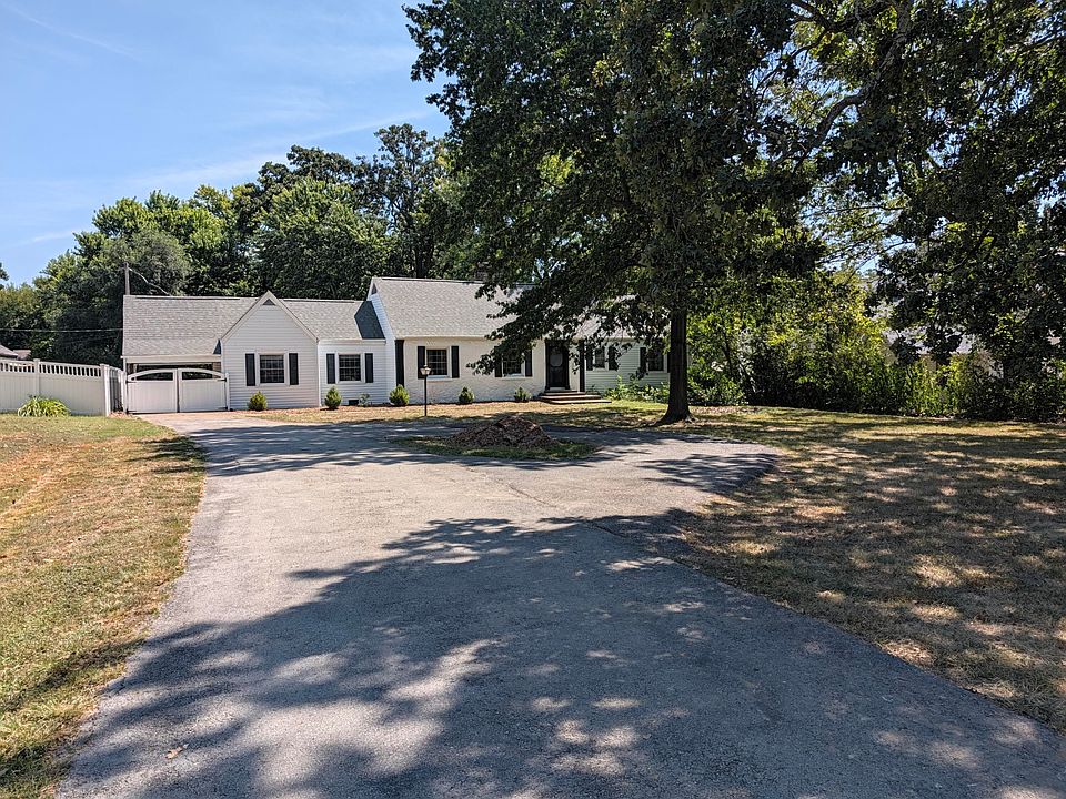 2nd image of 812 N Main Avenue