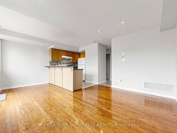 5th image of 116 Cornell Park Ave #D210