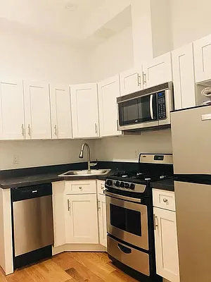 Rented by MySpaceNYC | media 25