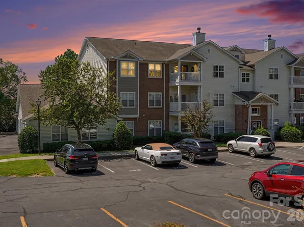 11286 Hyde Pointe Ct, Charlotte, NC 28262