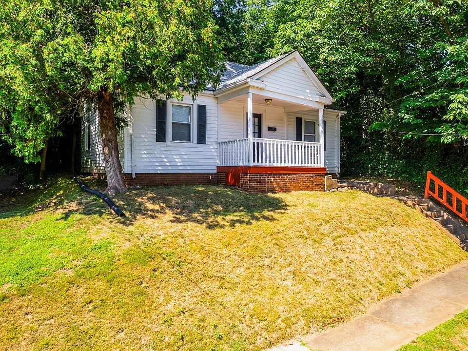 1st image of 815 Centerdale St
