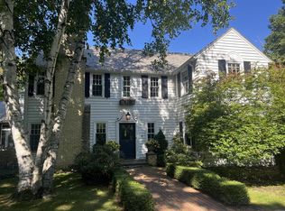 7836 N Club Cir, Fox Pt, WI 53217