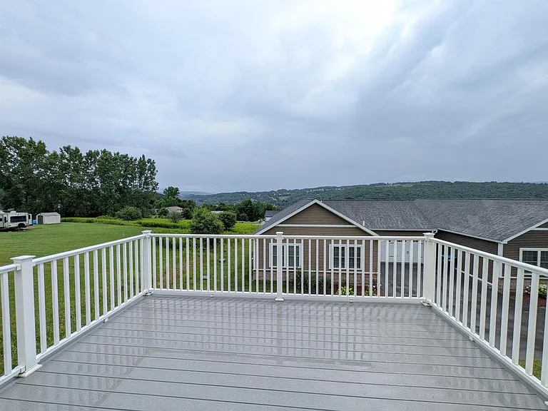 75 Ivan Dr #8 — Photo 33