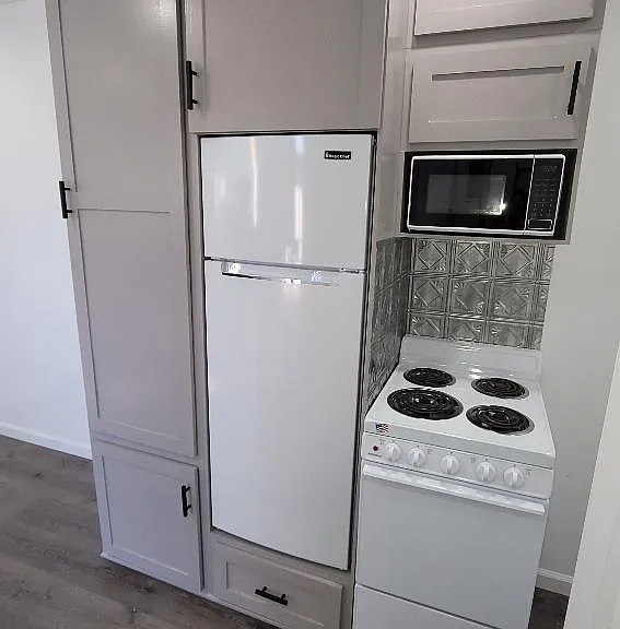 701 W 42nd St #1/2 — Photo 6