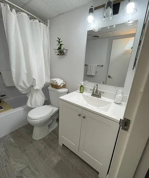 1020 Country Club Dr #406 — Photo 30