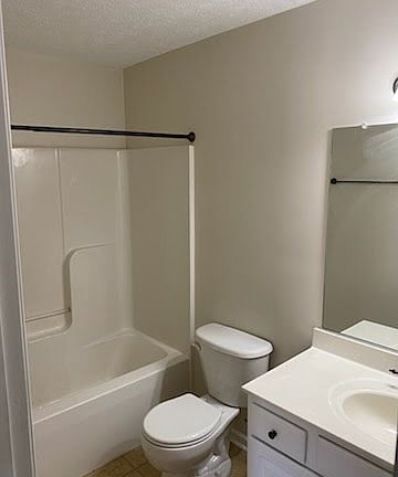 5th image of 16 Lawton Cir #16