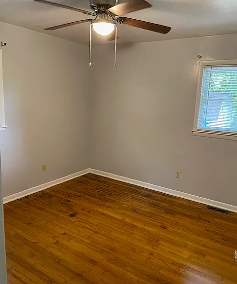 122 Phillips St — Photo 16